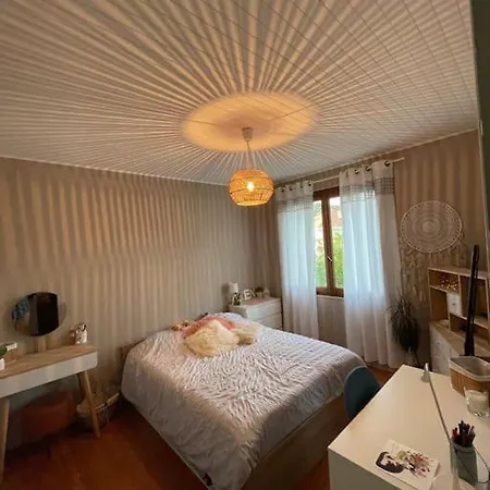 Дом отдыха Maison Avec Beau Jardin Ombrage Entre Ville Et Lac *